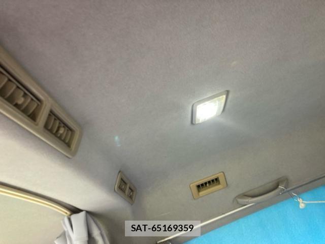 Mitsubishi DELICA SPACEGEAR 1995-12 8848758-17