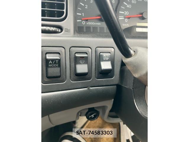 Mitsubishi DELICA SPACEGEAR 2002-05 8848756-24