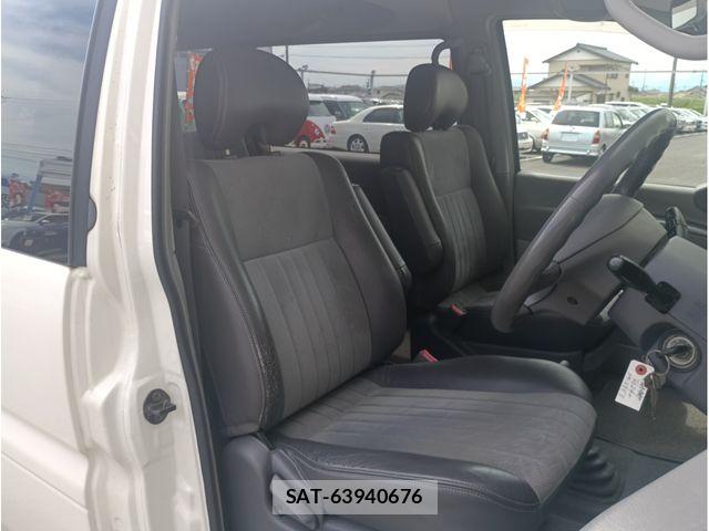 Mitsubishi DELICA SPACEGEAR 2006-01 8879523-9