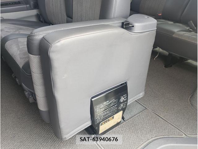 Mitsubishi DELICA SPACEGEAR 2006-01 8879523-24
