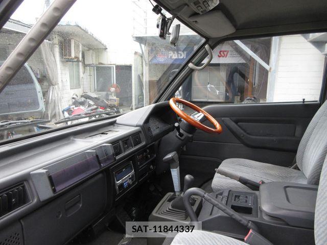 Mitsubishi DELICA 1995-03 8129843-26