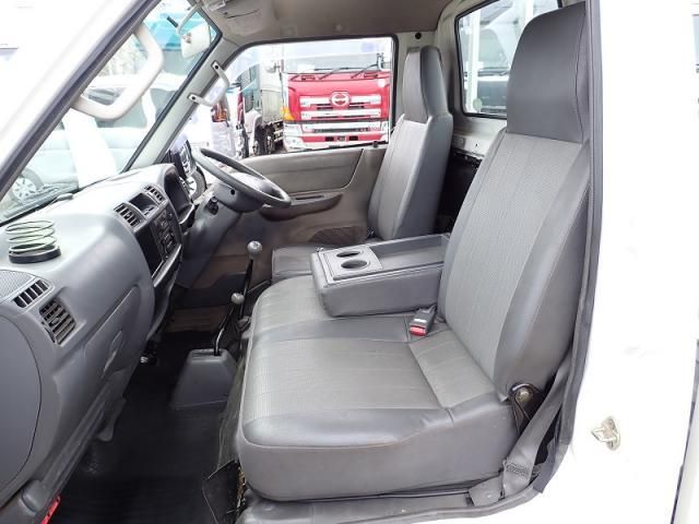 Mitsubishi DELICA 2005-05 7383885-11