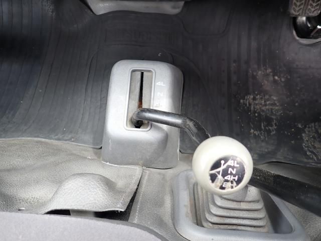 Mitsubishi DELICA 2005-05 7383885-13