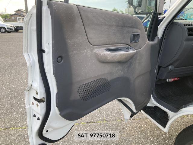 Mitsubishi DELICA TRUCK 2010-11 7217654-24