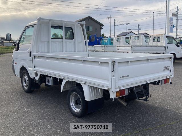 Mitsubishi DELICA TRUCK 2010-11 7217654-2