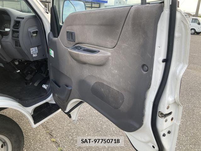 Mitsubishi DELICA TRUCK 2010-11 7217654-5