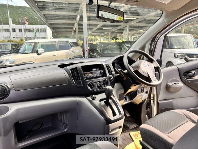 Mitsubishi DELICA VAN 2013-09 1330535-10