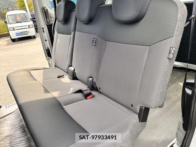 Mitsubishi DELICA VAN 2013-09 1330535-12
