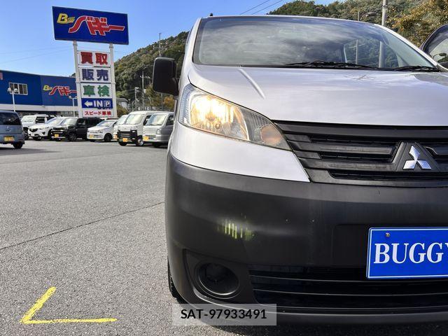Mitsubishi DELICA VAN 2013-09 1330535-18