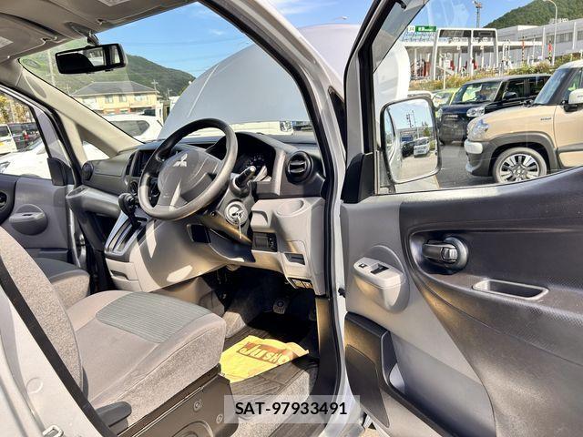 Mitsubishi DELICA VAN 2013-09 1330535-28