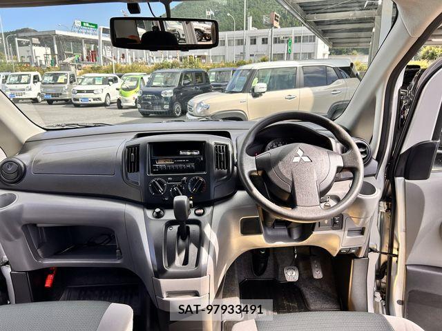 Mitsubishi DELICA VAN 2013-09 1330535-4