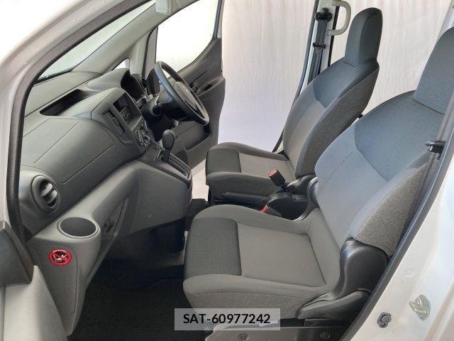 Mitsubishi DELICA VAN 2018-12 3667349-12