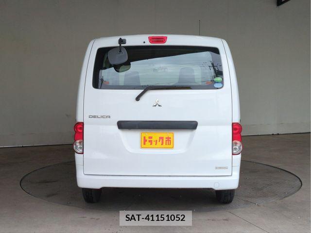 Mitsubishi DELICA VAN 2015-08 6611559-19