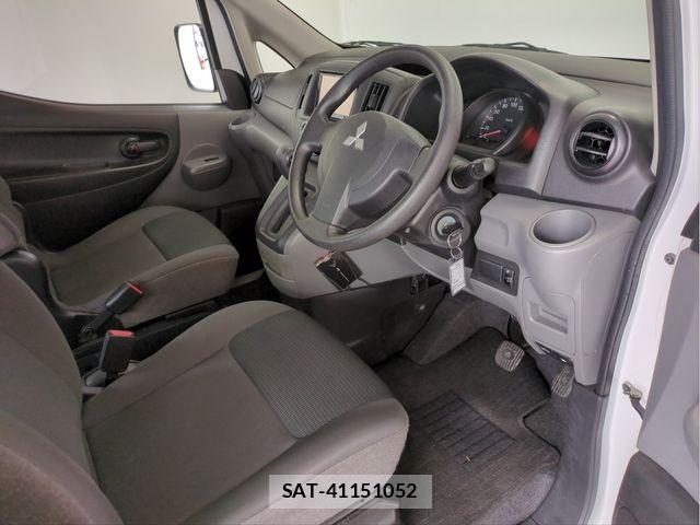 Mitsubishi DELICA VAN 2015-08 6611559-26