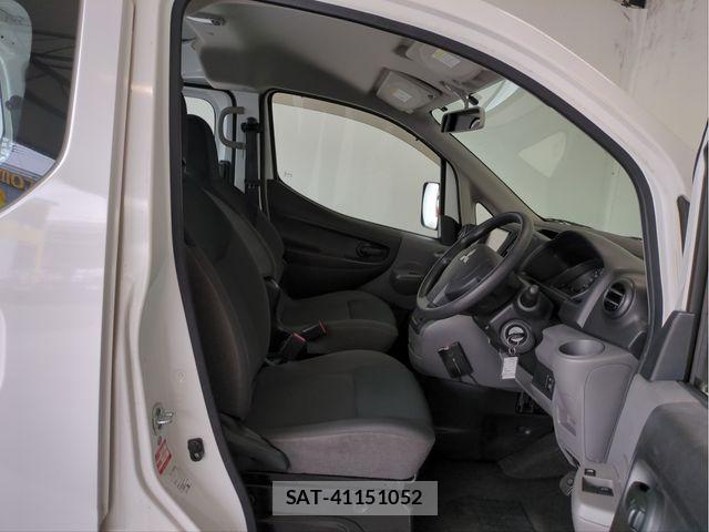 Mitsubishi DELICA VAN 2015-08 6611559-27