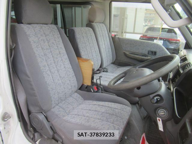 Mitsubishi DELICA VAN 2010-02 6904389-6