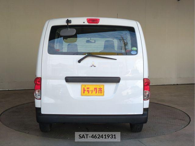 Mitsubishi DELICA VAN 2013-03 7454027-17