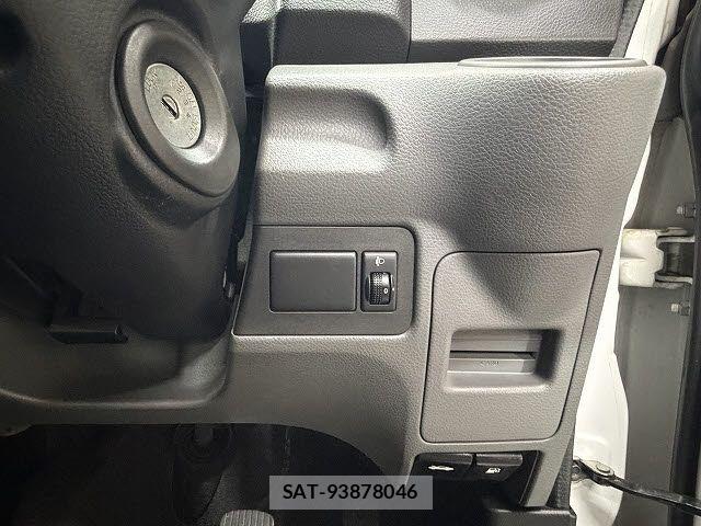 Mitsubishi DELICA VAN 2019-05 7616263-13