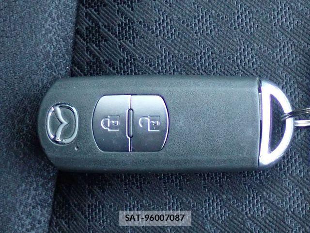 Mazda DEMIO 2019-12 781212-26