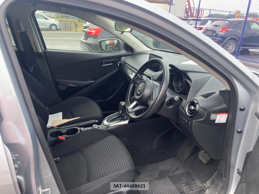 Mazda DEMIO 2019-02 1329230-11