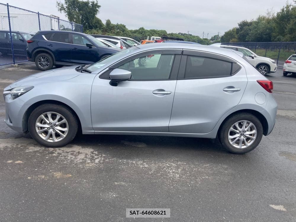 Mazda DEMIO 2019-02 1329230-1