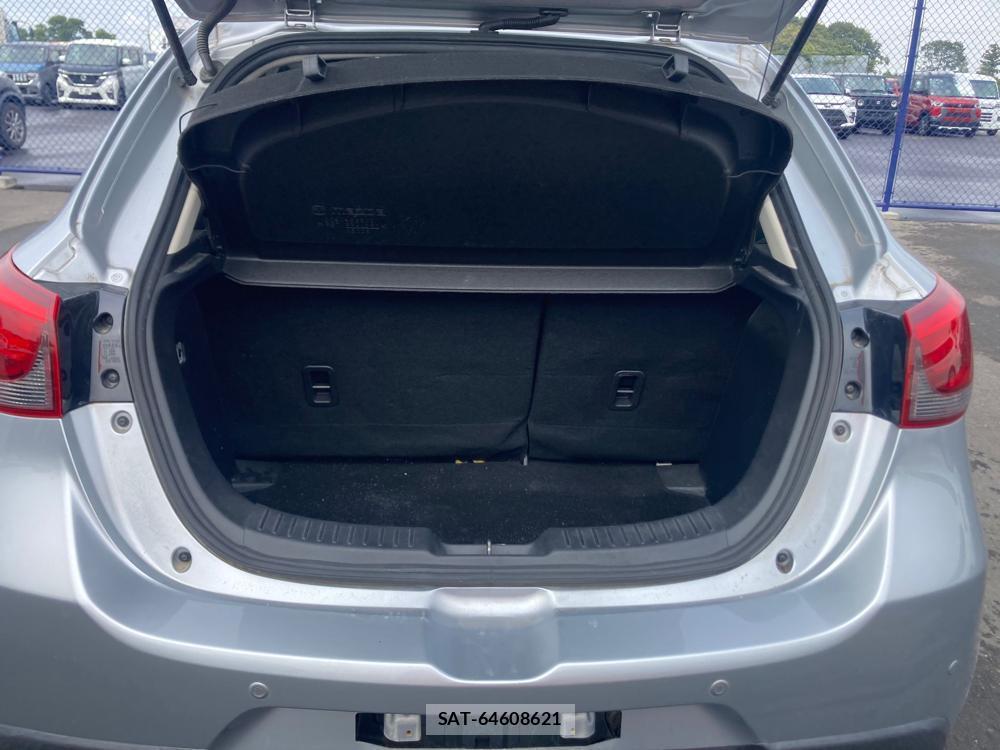 Mazda DEMIO 2019-02 1329230-28