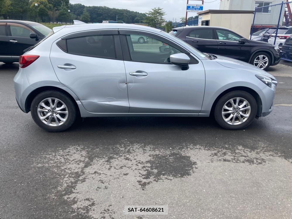 Mazda DEMIO 2019-02 1329230-5