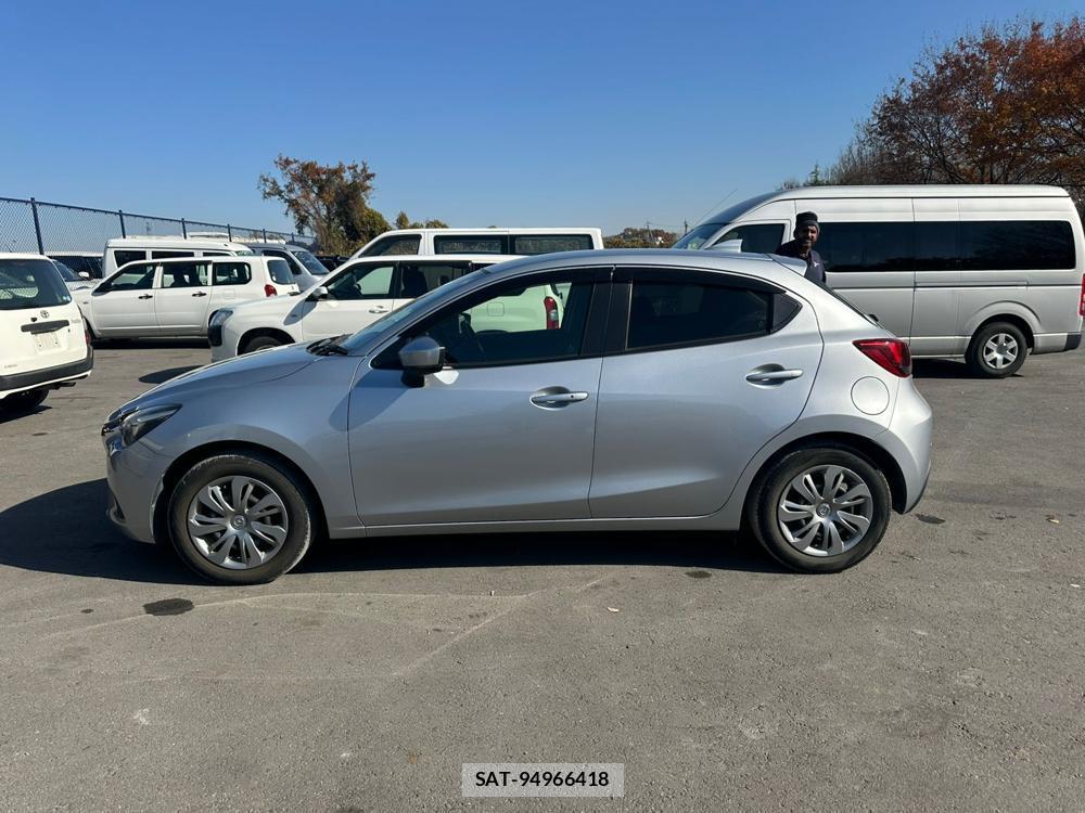 Mazda DEMIO 2019 1491628-1