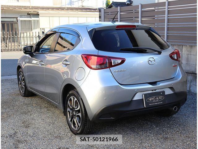 Mazda DEMIO 2014-12 2008369-2