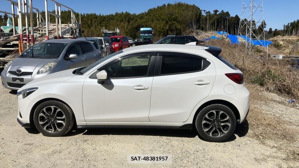 Mazda DEMIO 2015 3710531-1