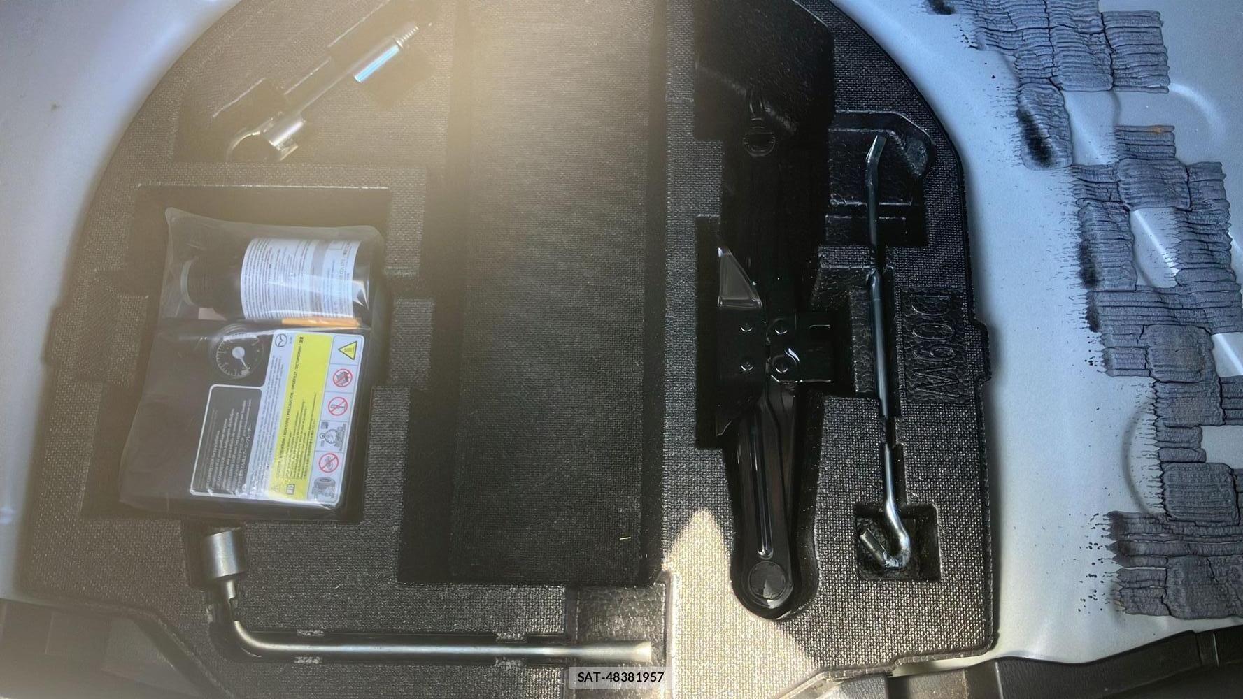Mazda DEMIO 2015 3710531-21