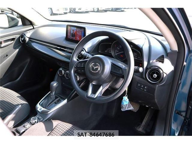 Mazda DEMIO 2018-02 5866755-9