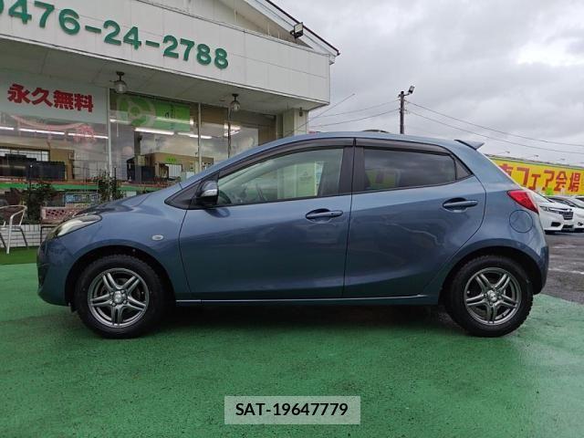 Mazda DEMIO 2013-09 5866795-11