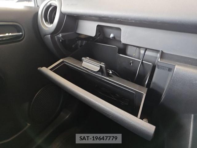 Mazda DEMIO 2013-09 5866795-19