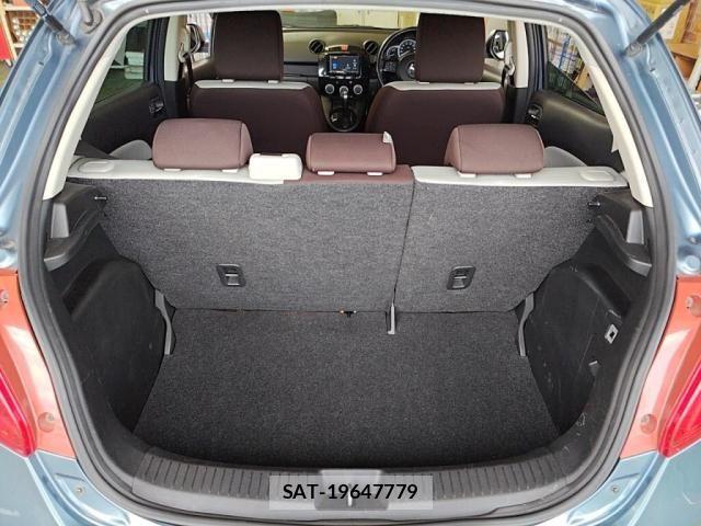 Mazda DEMIO 2013-09 5866795-24