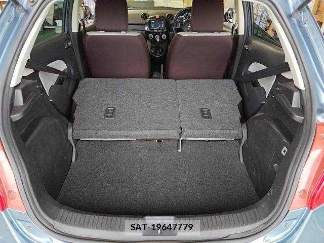 Mazda DEMIO 2013-09 5866795-26