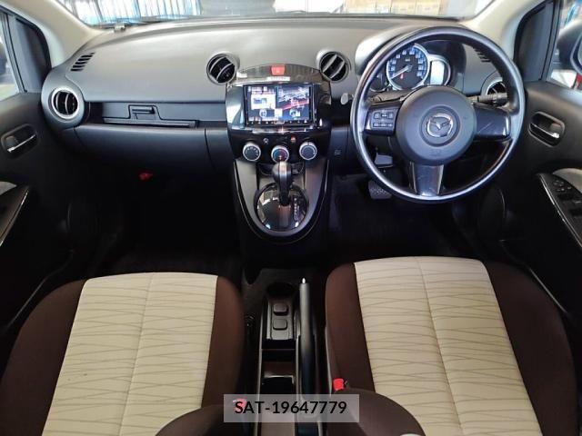 Mazda DEMIO 2013-09 5866795-2