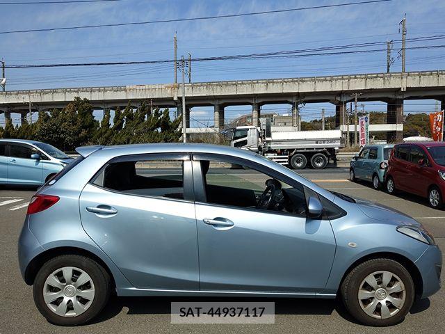 Mazda DEMIO 2013-03 5866820-8