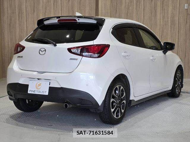 Mazda DEMIO 2014-12 6004152-19