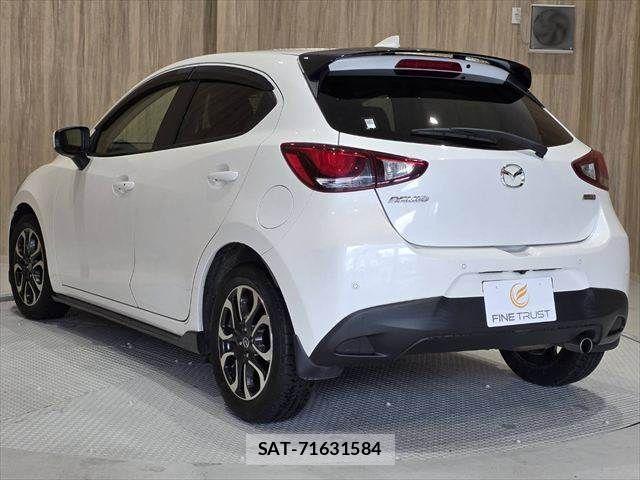 Mazda DEMIO 2014-12 6004152-21