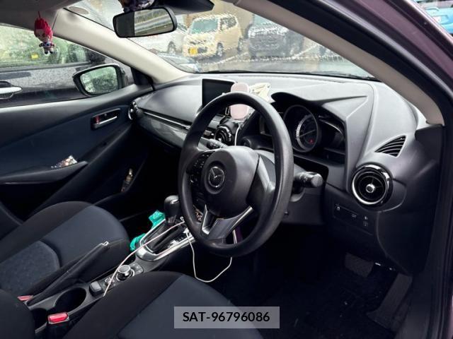 Mazda DEMIO 2014-11 6243588-11