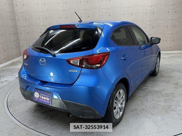 Mazda DEMIO 2015-06 6611567-1