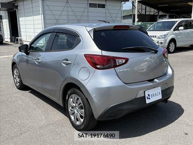 Mazda DEMIO 2015-06 6611566-12