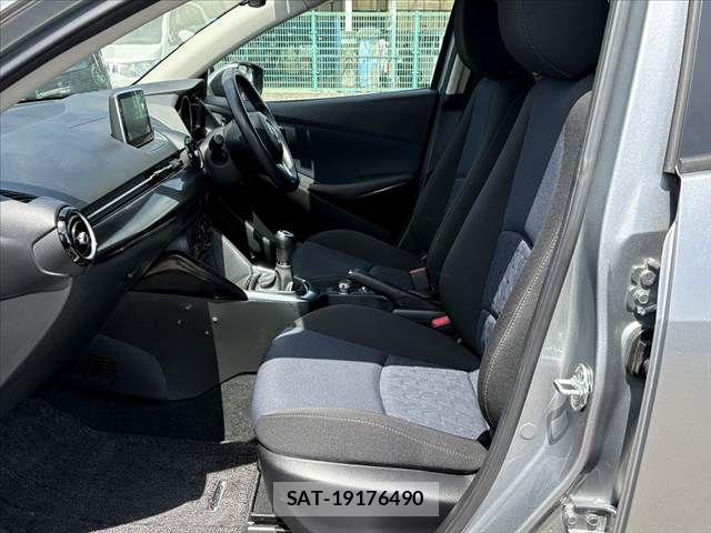 Mazda DEMIO 2015-06 6611566-18