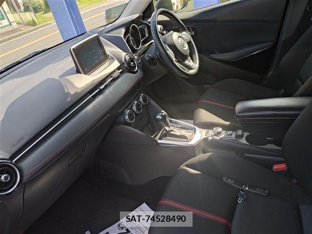 Mazda DEMIO 2014-11 6641484-1