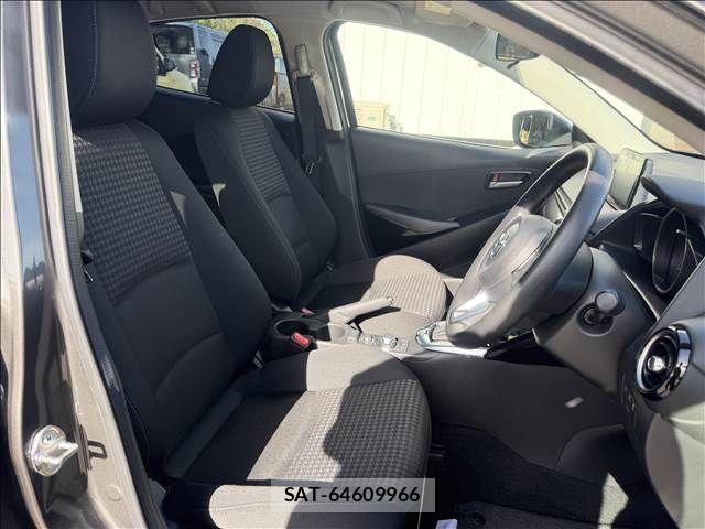 Mazda DEMIO 2019-02 6671178-8