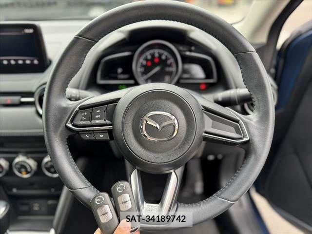 Mazda DEMIO 2018-05 6675738-3