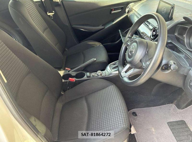 Mazda DEMIO 2019-04 6682494-6