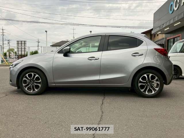 Mazda DEMIO 2014-12 6716052-13