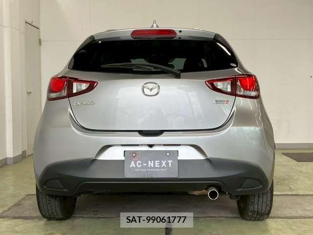 Mazda DEMIO 2014-12 6716052-14